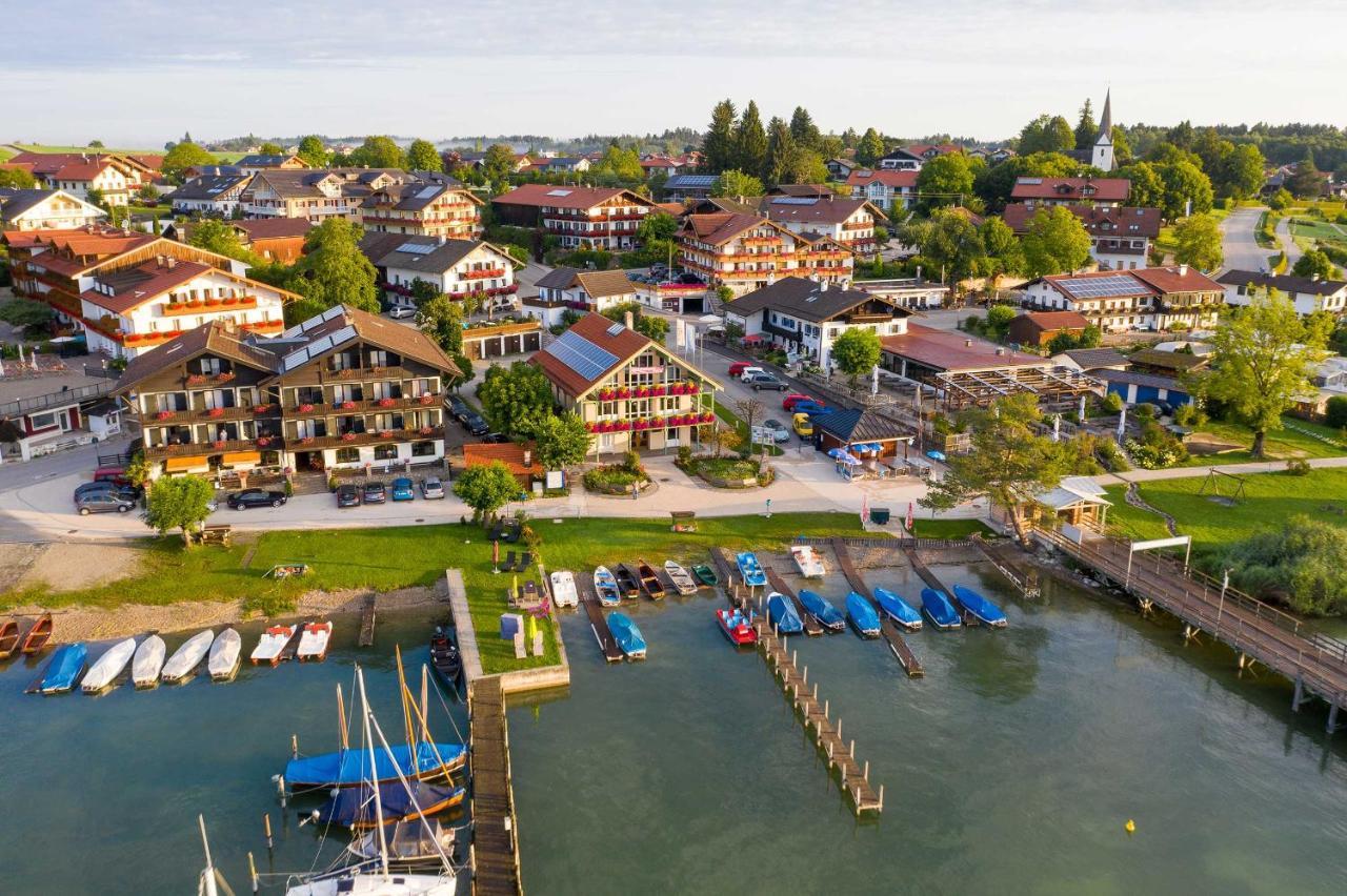 Gaestehaus Gruenaeugl Am See Gstadt am Chiemsee Exterior photo
