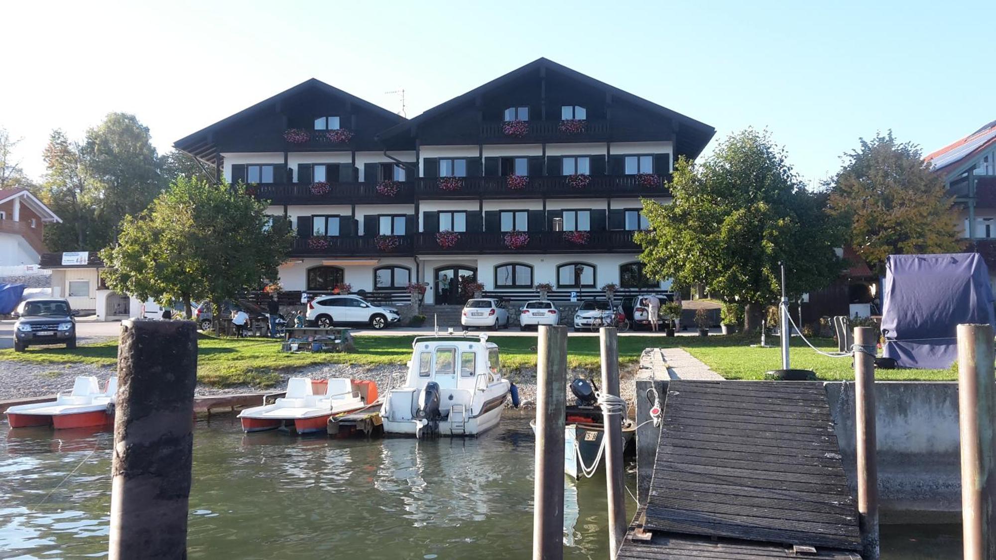 Gaestehaus Gruenaeugl Am See Gstadt am Chiemsee Exterior photo